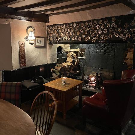 Bed and Breakfast The Tuckers Arms Аксмінстер Екстер'єр фото